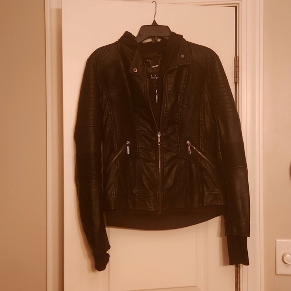 Coalition Black Faux Leather Jacket w/ Second Layer in Jacket (2 Layers) Size L